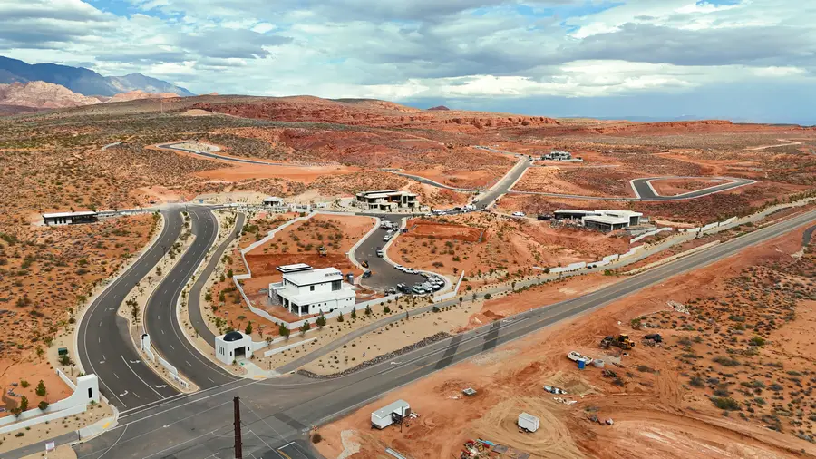 1481 N Altozano Rd, Washington, UT 84780 - #3