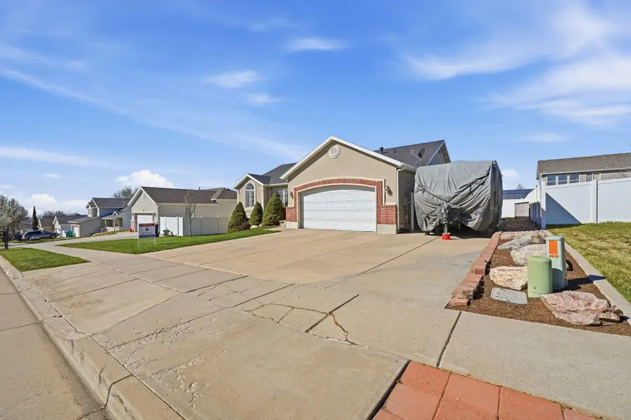 2311 N 10 W, Layton, UT 84041 - #2