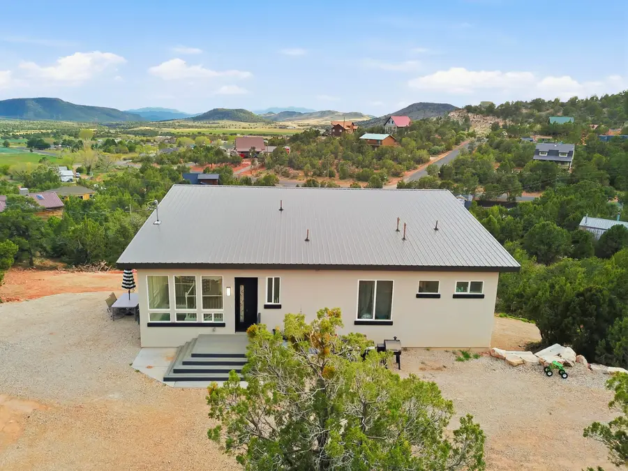 442 E Pine View Dr, Central, UT 84722 - #2