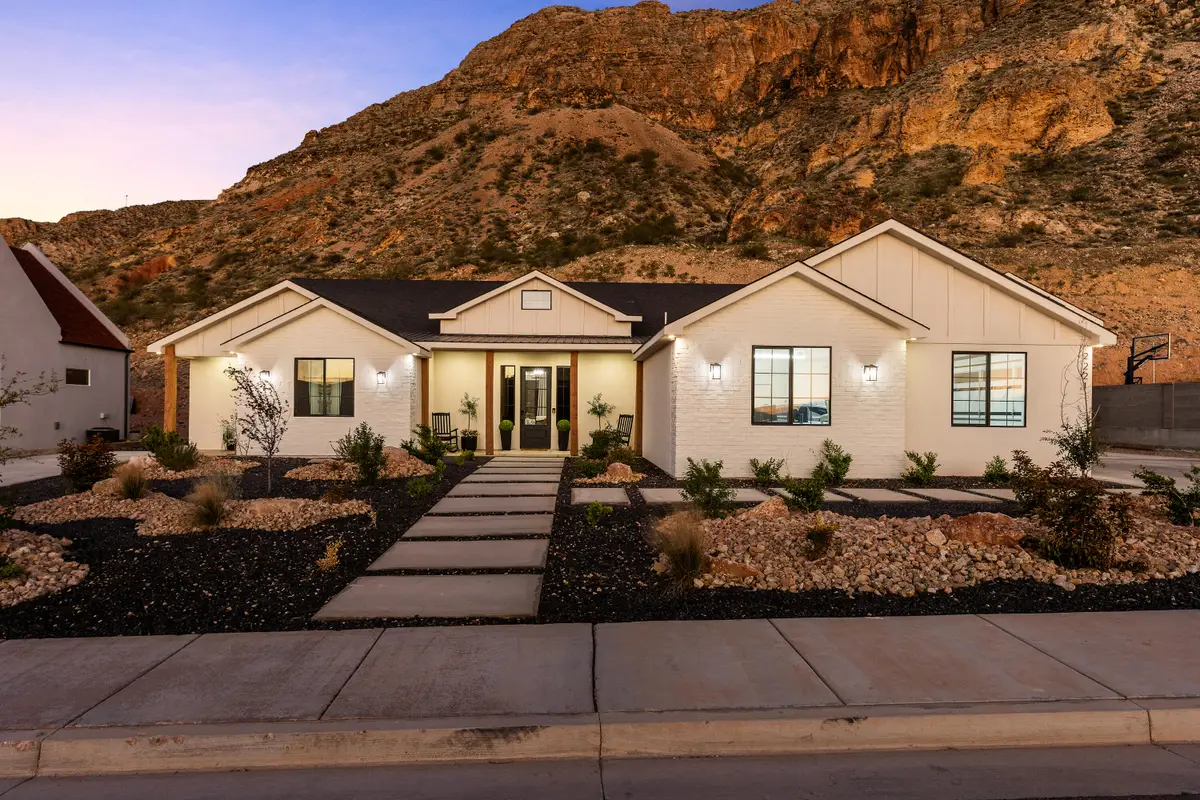 2221 S Angell Heights Dr, Hurricane, UT 84737 - #1