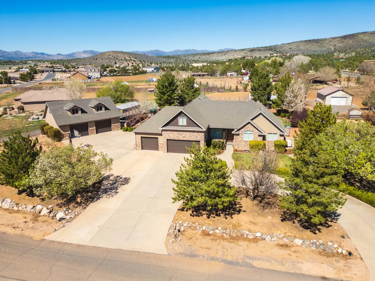 346 W Canyon Trails Dr, Dammeron Valley, UT 84783 - #1