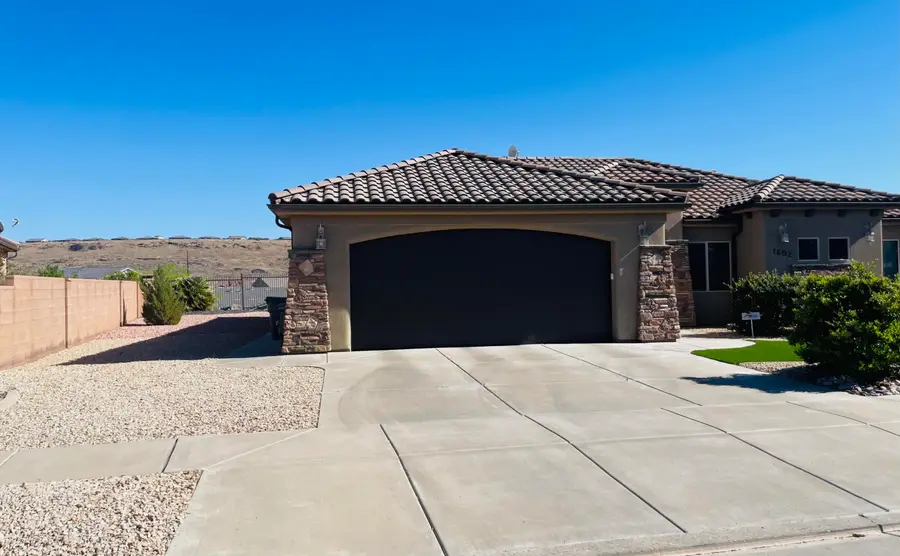 1602 E Sugar Plumb Ln, Washington, UT 84780 - #3