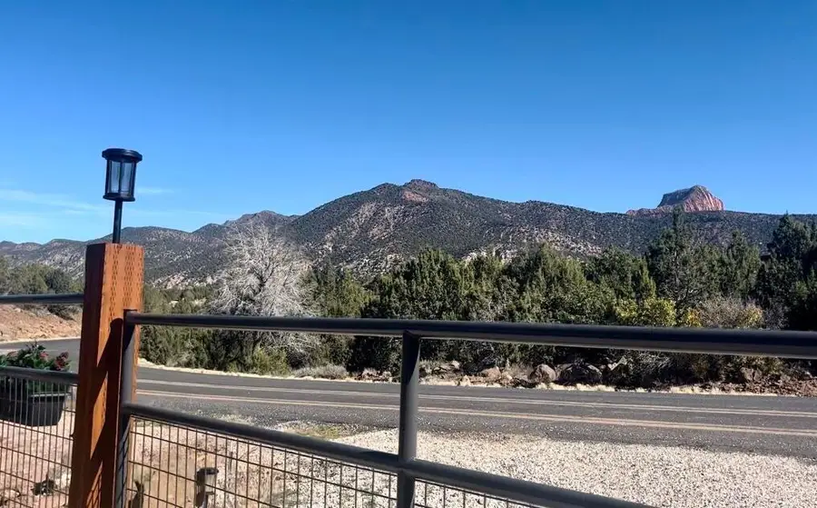 3842 S Canyon Cove, New Harmony, UT 84757 - #3