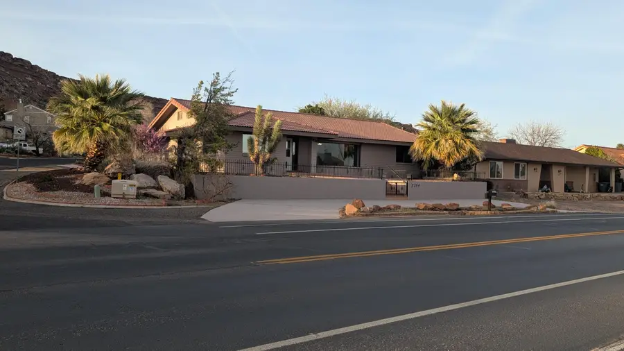 1264 W Bloomington Dr N, Saint George, UT 84790 - #2