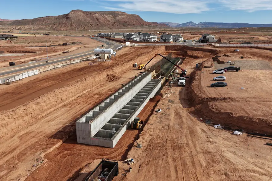 5372 S Surf Vista Ct, Washington, UT 84780 - #3