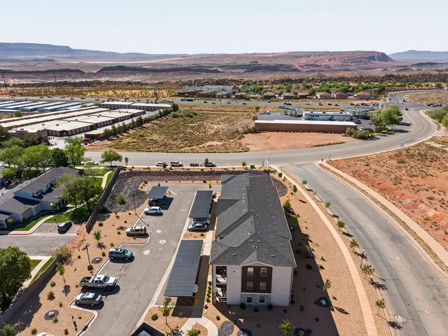 133 N Rock Canyon St #J301, Hurricane, UT 84737 - #3