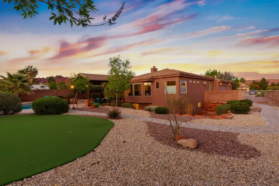 207 N Painted Hills Dr, Ivins, UT 84738 - #2