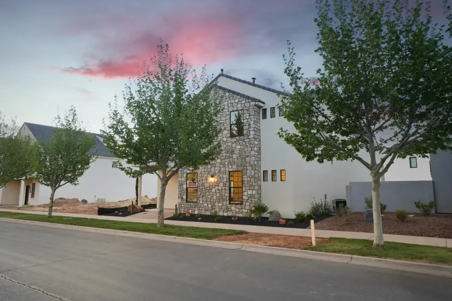 4346 W Canterbury Rd, Hurricane, UT 84737 - #2