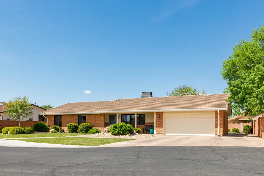 1151 E Sherman Cir, Saint George, UT 84790 - #2