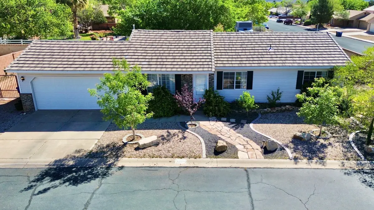 787 S 220 E Cir, Ivins, UT 84738 - #1