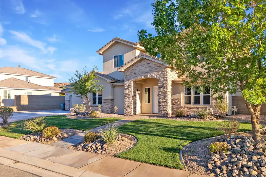 3216 E Holly Dr, Saint George, UT 84790 - #3