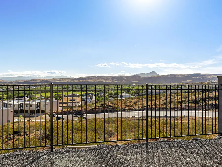 2054 W 320, Hurricane, UT 84737 - #2