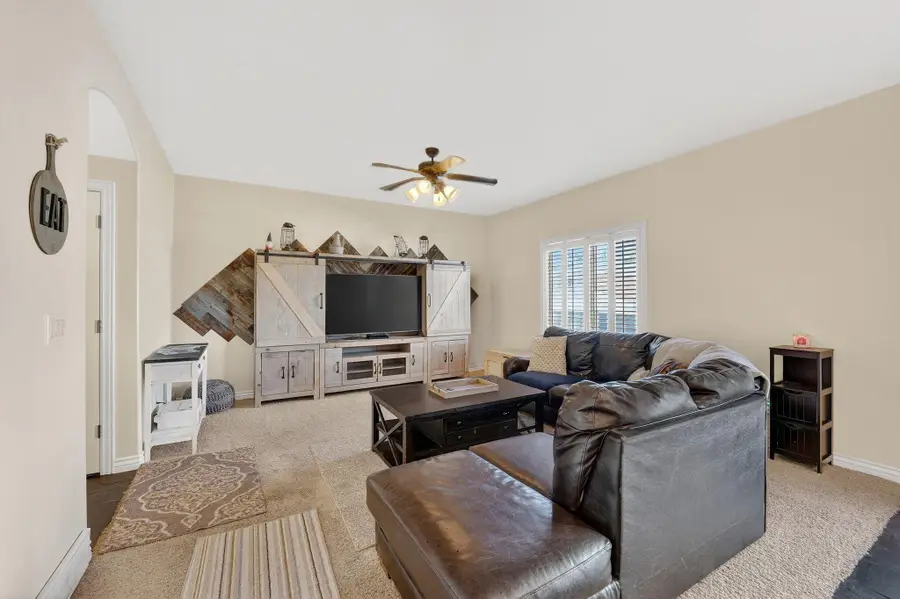 7218 Viansa Ct, Midvale, UT 84047 - #2