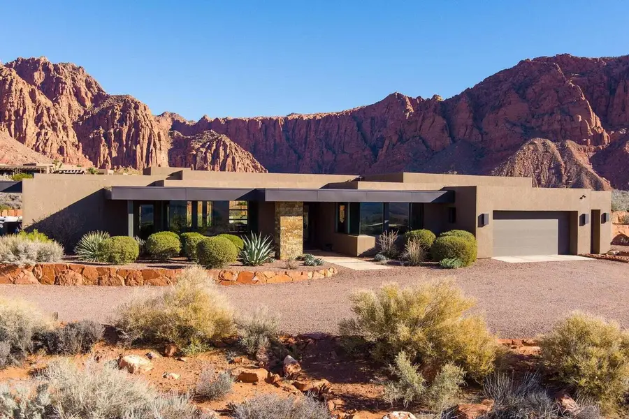 1748 N Cochise Dr, Ivins, UT 84738 - #3