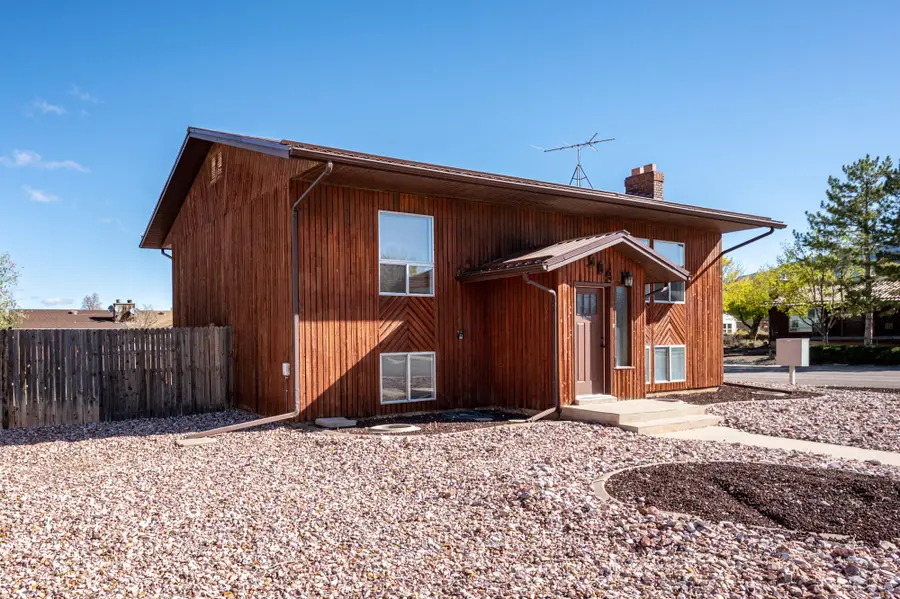 386 W Frontier Cir, Cedar City, UT 84721 - #2