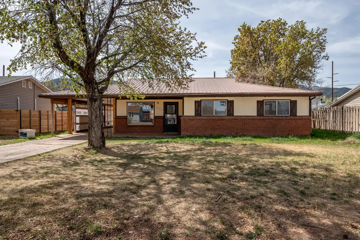 583 W Center St, Parowan, UT 84761 - #1