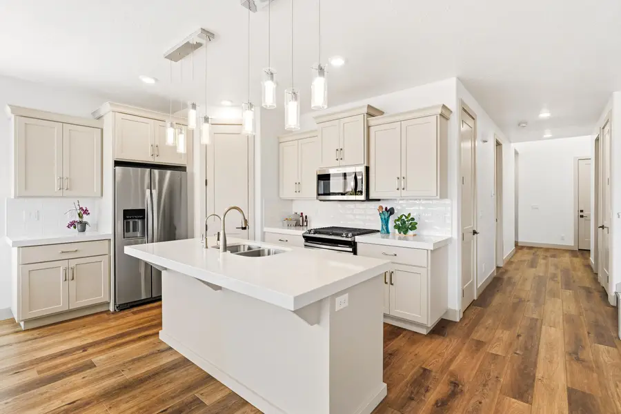 812 N Via Modelo Cir, Washington, UT 84780 - #3