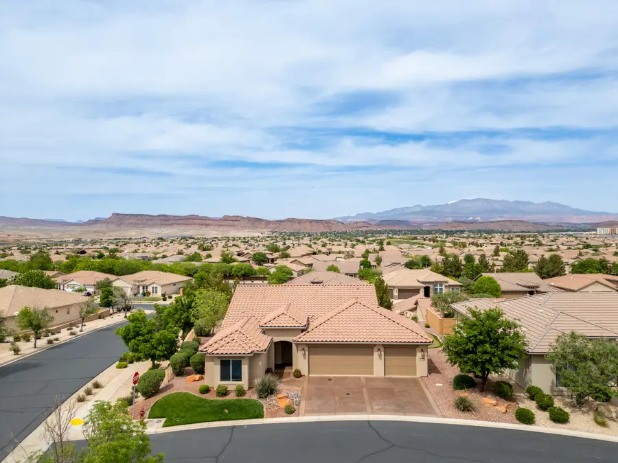 1608 W Garnet Ridge Dr, Saint George, UT 84790 - #2