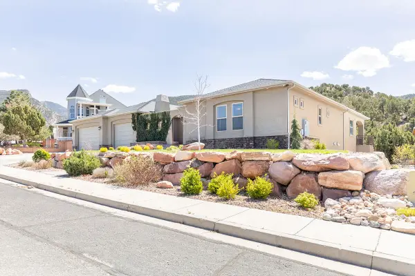 888 E Fiddlers Canyon Rd, Cedar City, UT 84721