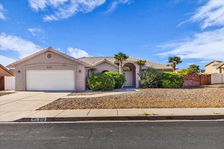 252 W 800 S, Ivins, UT 84738 - #3