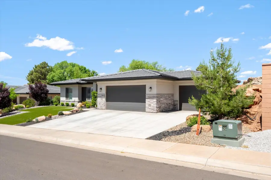 1643 E Dihedral Dr, Saint George, UT 84790 - #2