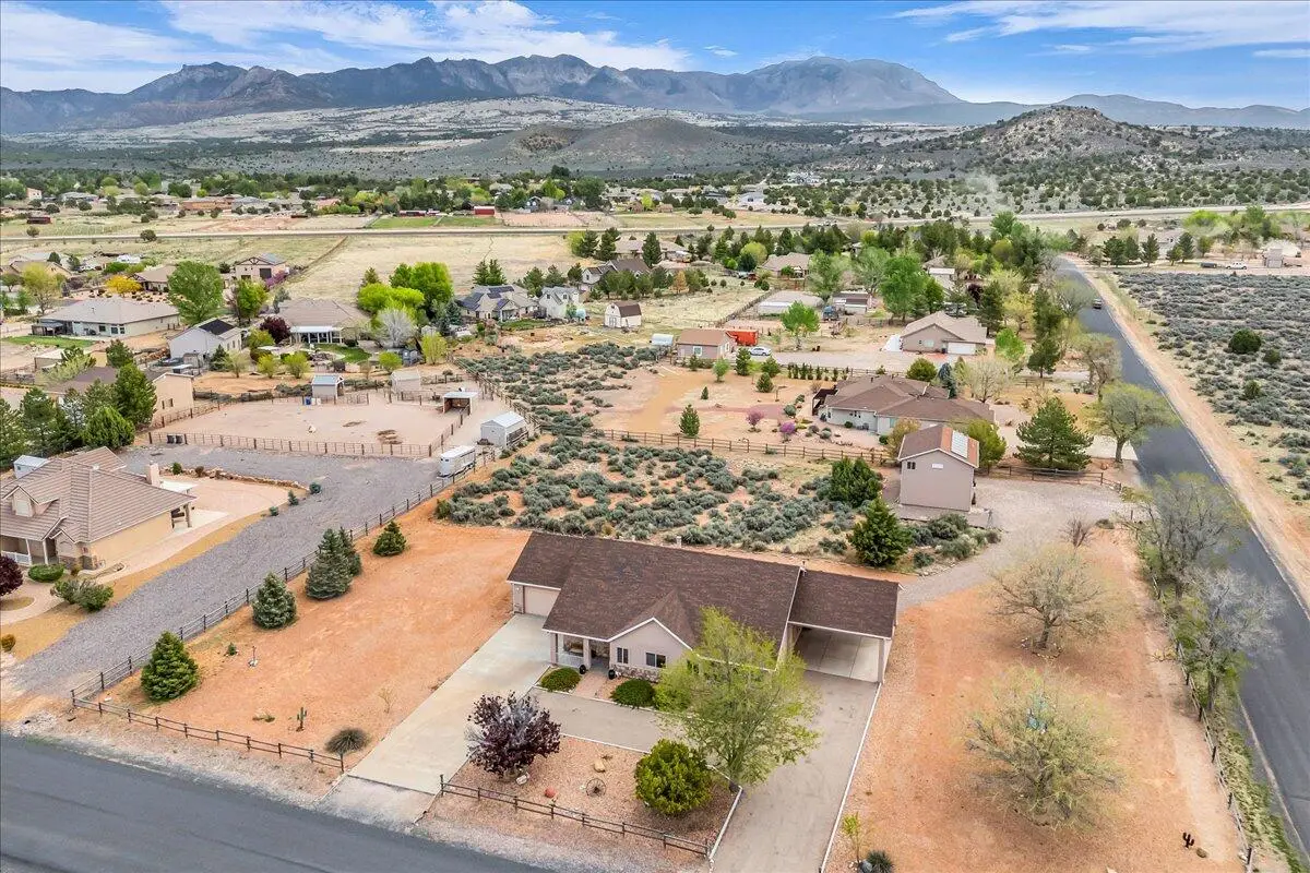 736 Dammeron Valley Dr, Dammeron Valley, UT 84783 - #1