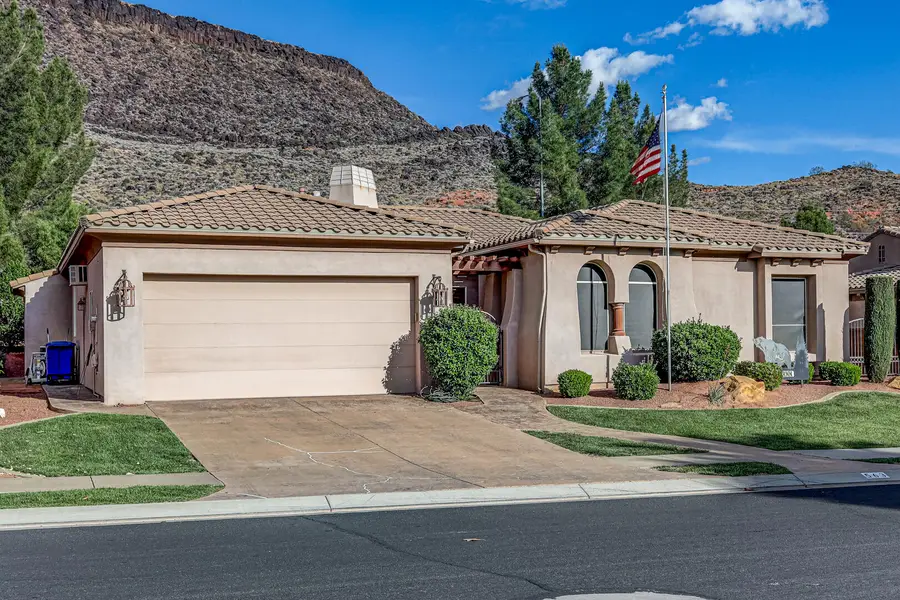 563 S Pine Brook Ln, Saint George, UT 84770 - #2