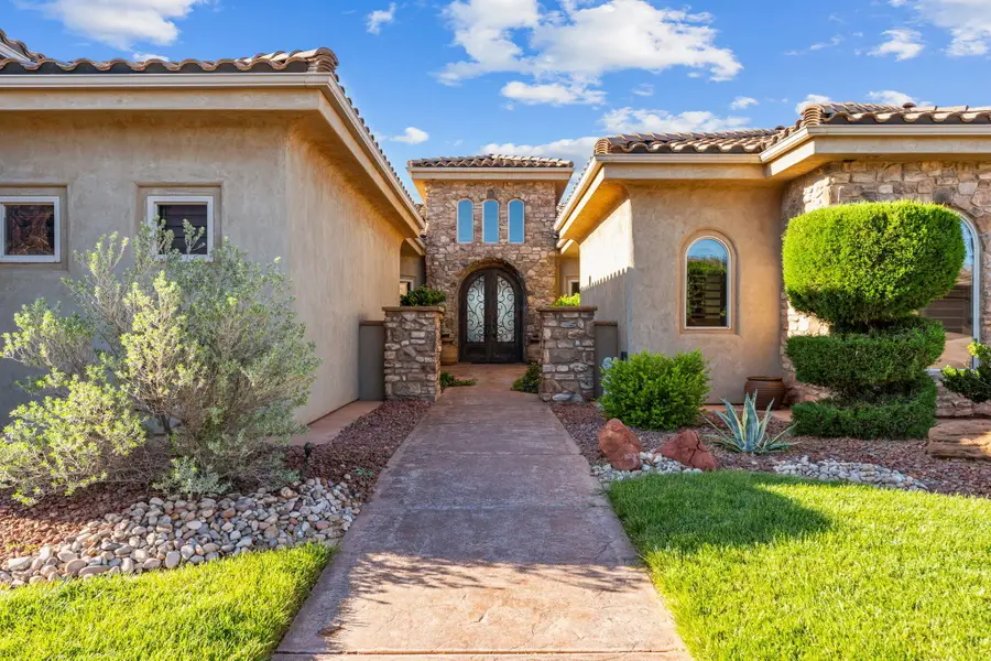 452 W Tenaya Dr, Ivins, UT 84738 - #3