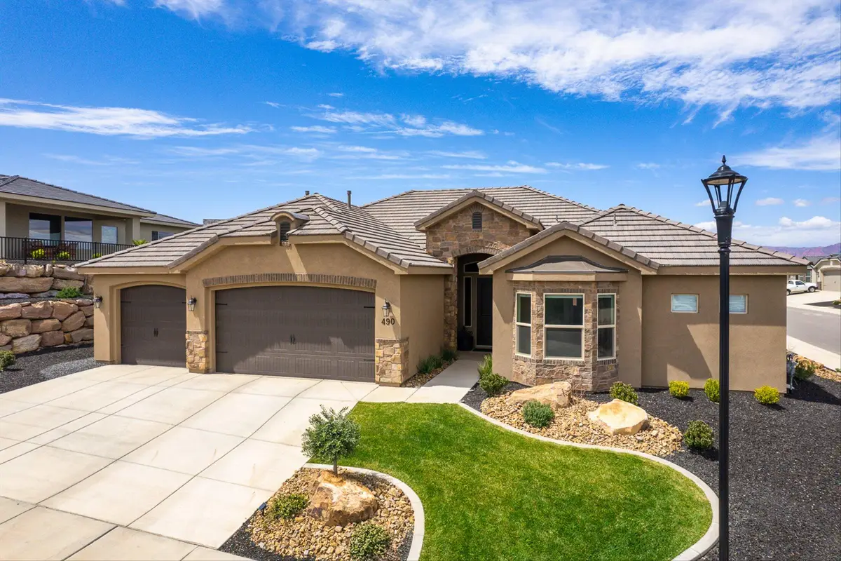 490 S Bracciano Dr, Saint George, UT 84770 - #1