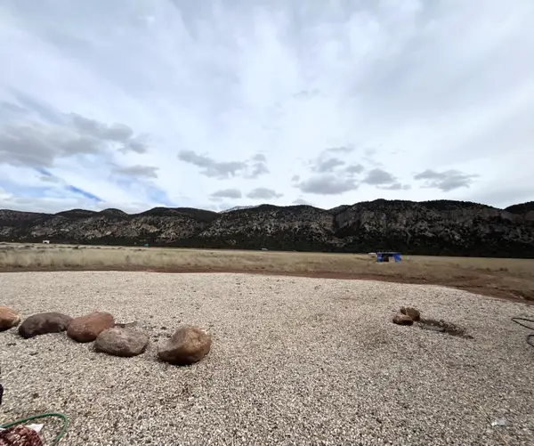 1913 S Badger Way, New Harmony, UT 84757