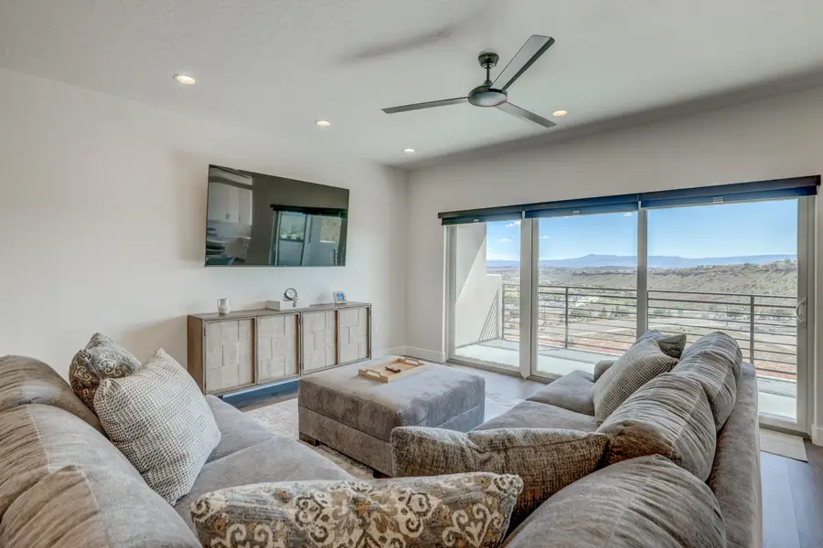 840 N Twin Lakes Dr #404, Saint George, UT 84770 - #2