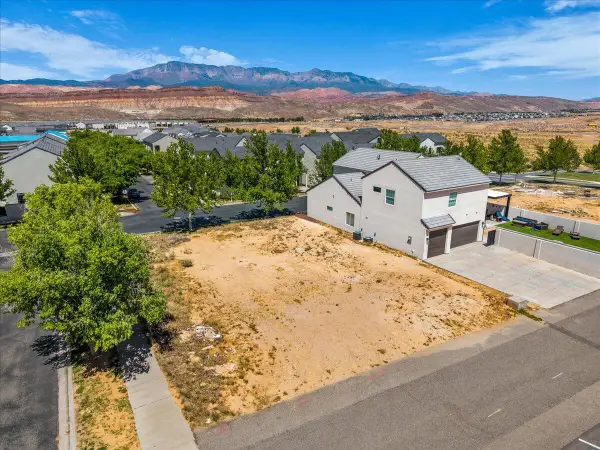 Regent Park Rd, Hurricane, UT 84737