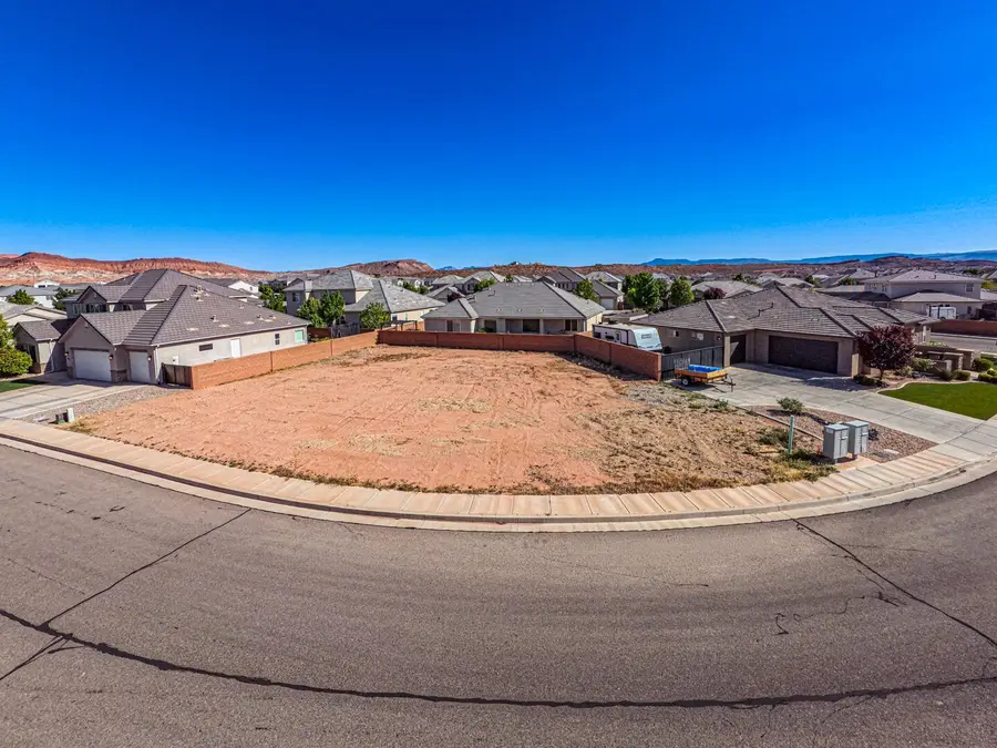422 E Saddleback Rd, Washington, UT 84780 - #2