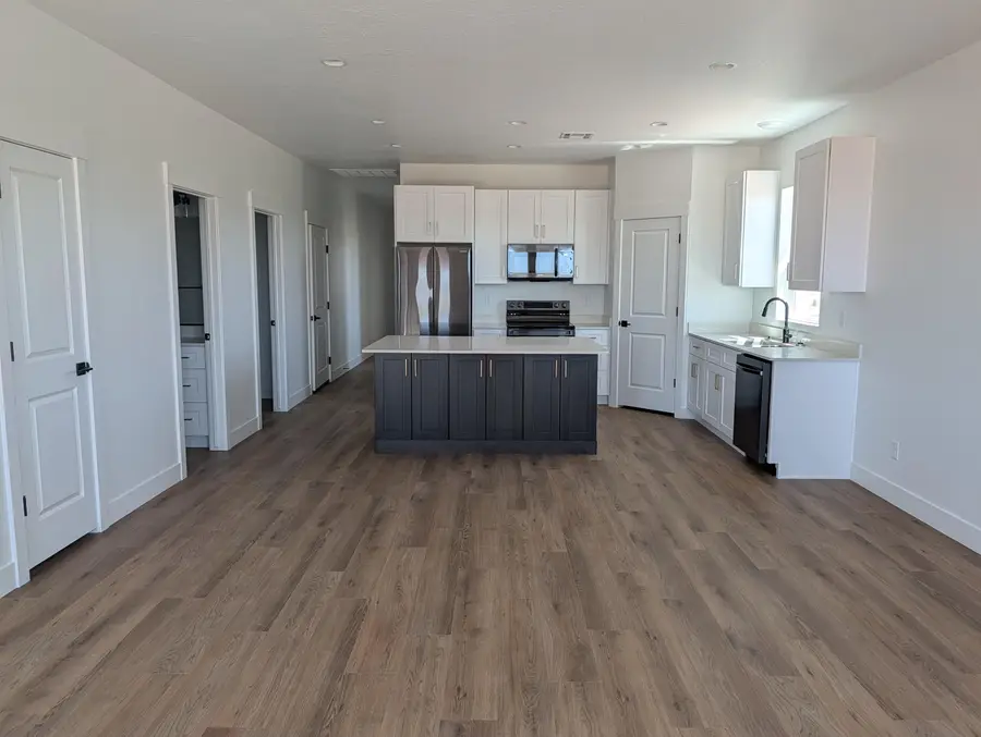 1681 E Creekside Dr, Kanab, UT 84741 - #3