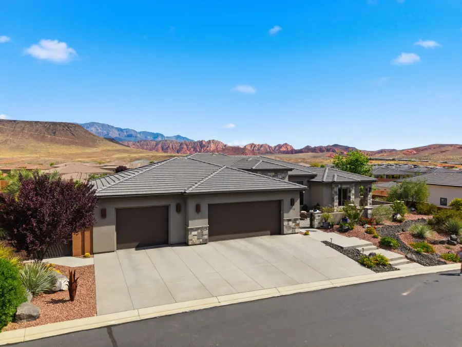 1938 N Outlook Dr, Washington, UT 84780 - #3