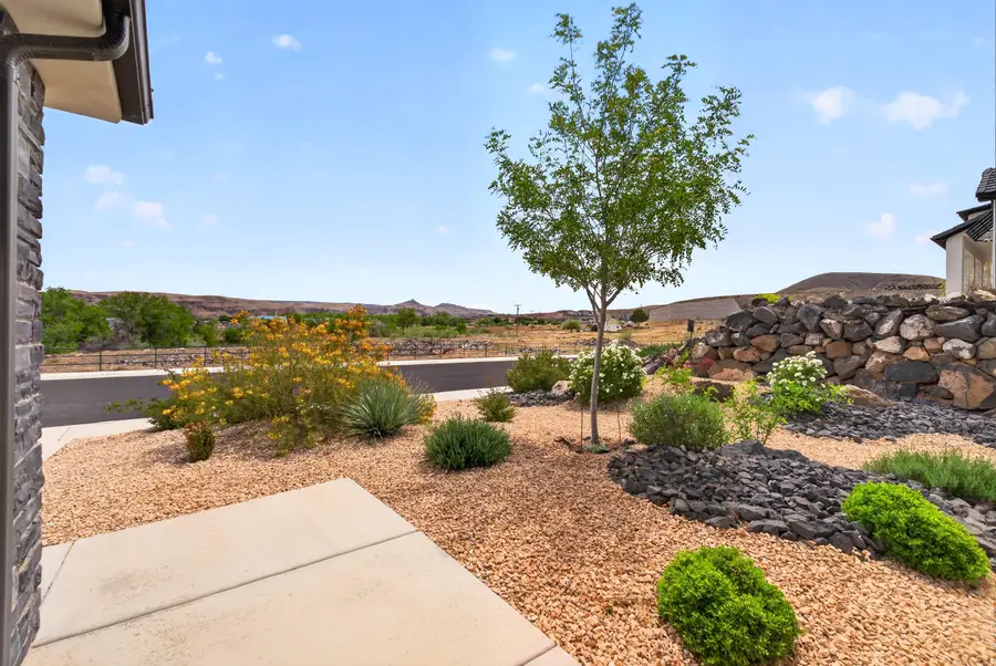1790 W Andesite Dr, Hurricane, UT 84737 - #3