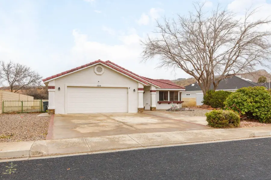 1919 S Point Dr, Saint George, UT 84790 - #2