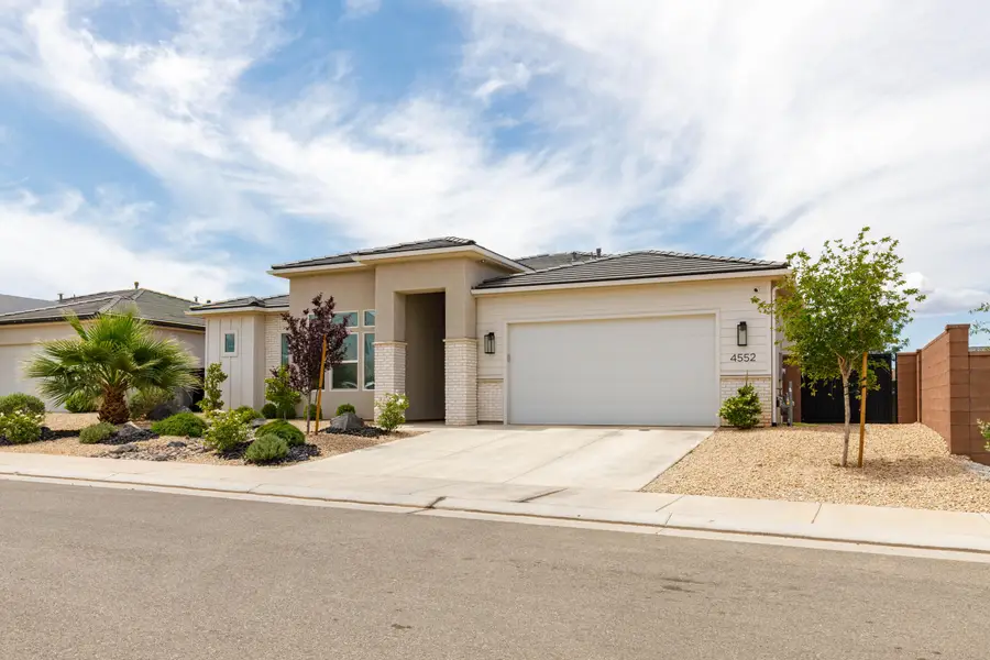 4552 S Sophia Ln, Washington, UT 84780 - #3