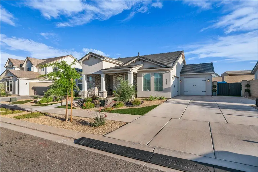 711 W Juniper Hill Dr, Saint George, UT 84790 - #3