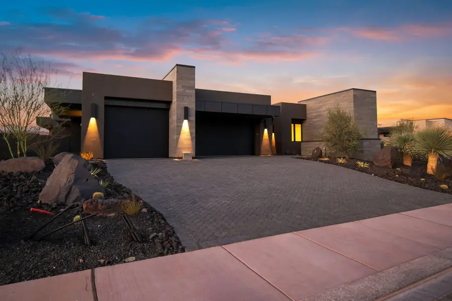 2882 W Indian Peaks Cir, Saint George, UT 84770 - #2