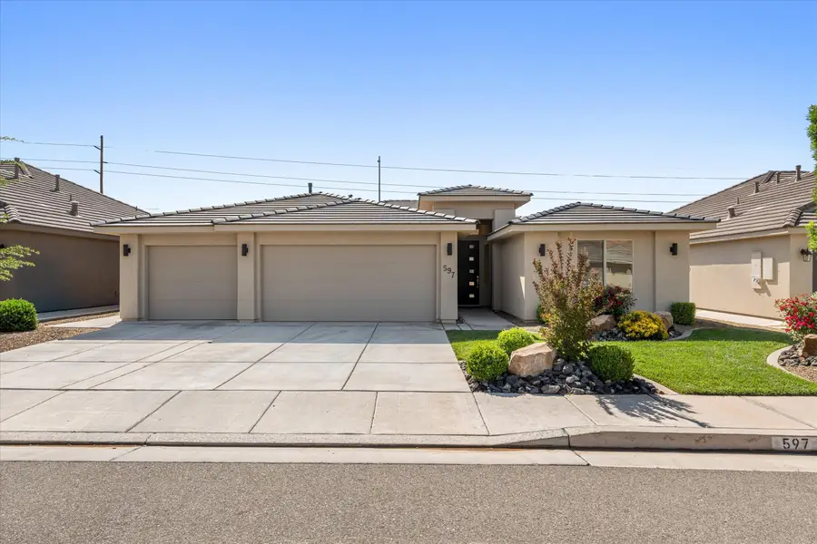 597 S Balancing Rock Dr, Washington, UT 84780 - #2