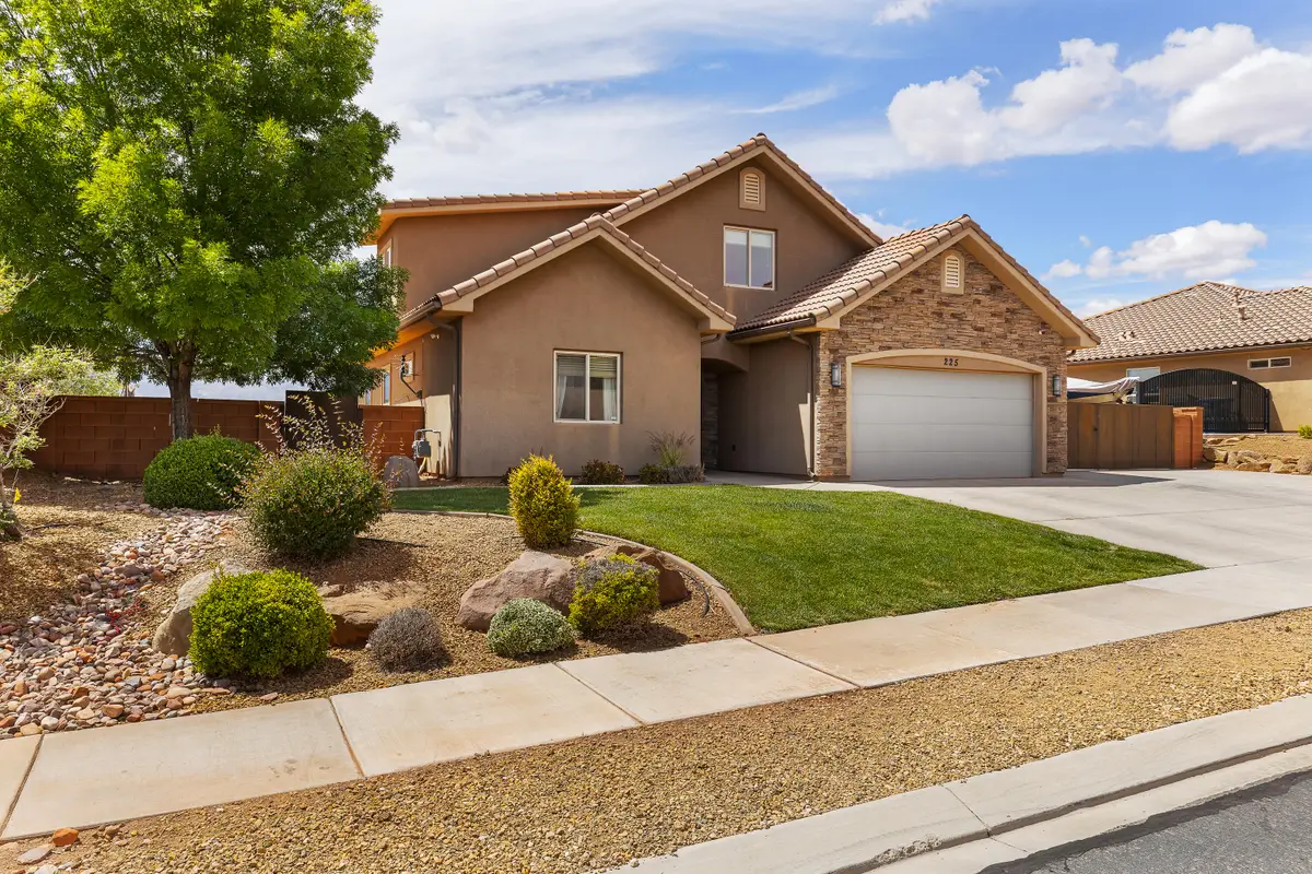 225 Falcon Ct, Ivins, UT 84738 - #1