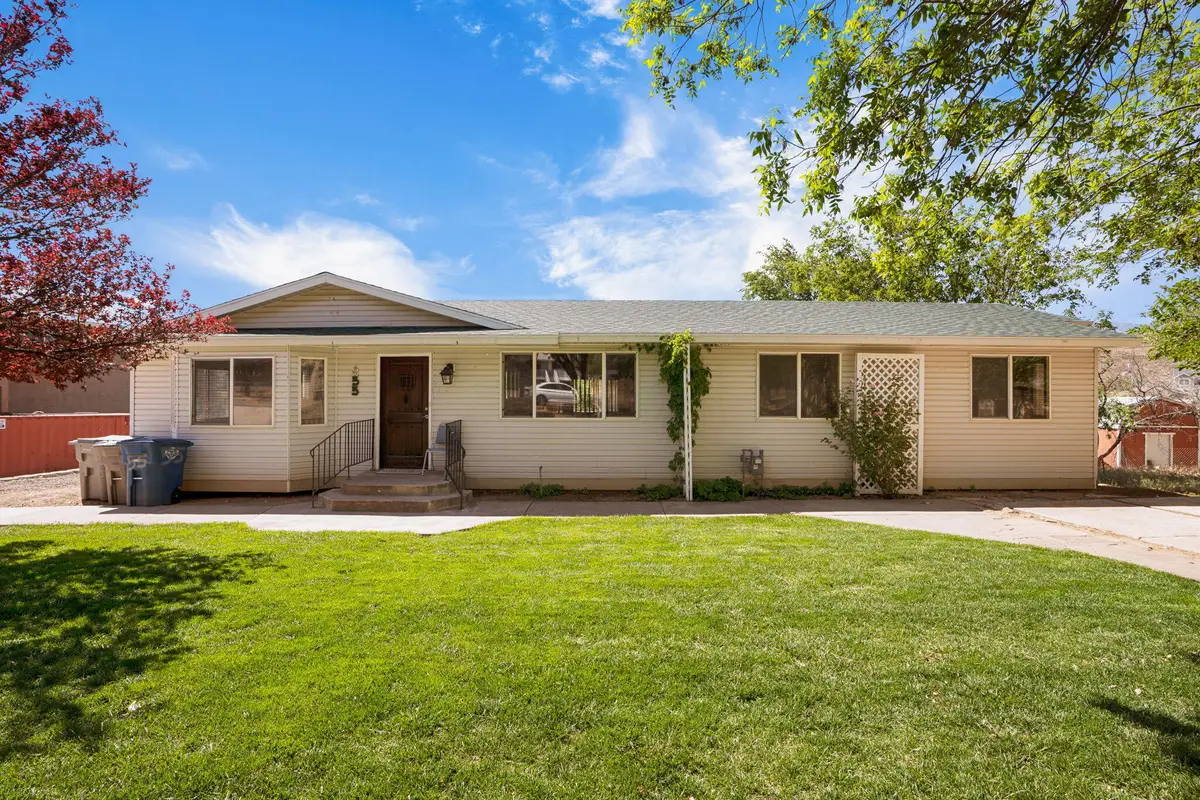 55 E Spring Dr, Toquerville, UT 84774 - #1