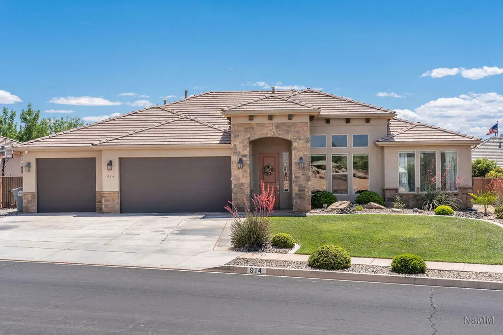 914 E Black Oak Dr, Washington, UT 84780 - #1