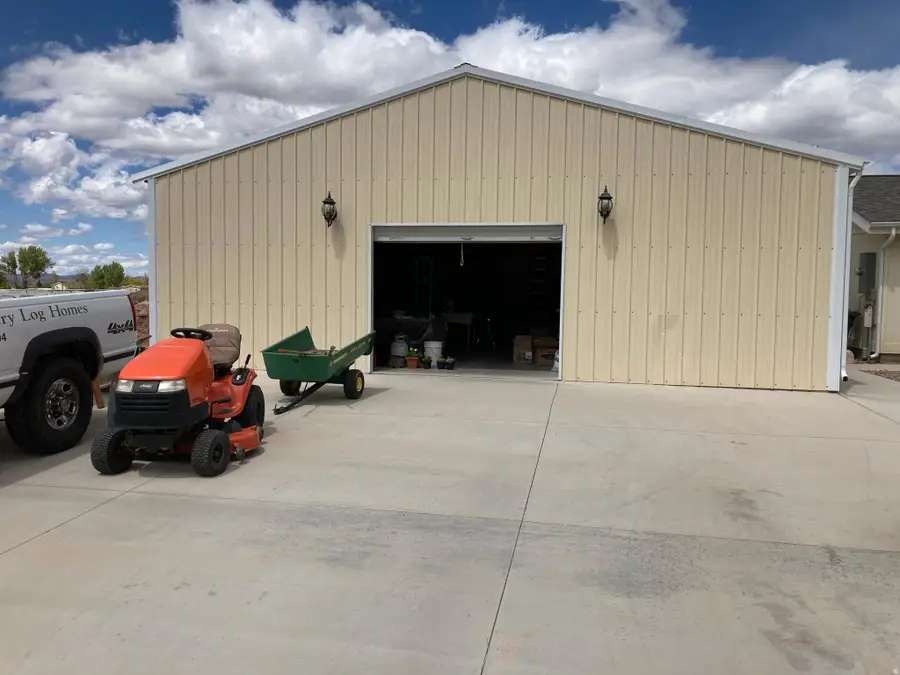 610 W Old Highway 91, Parowan, UT 84761 - #2