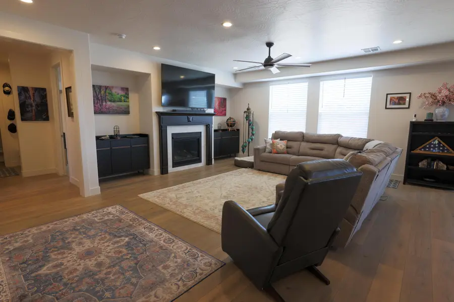 1432 E Toliman Way, Washington, UT 84780 - #3