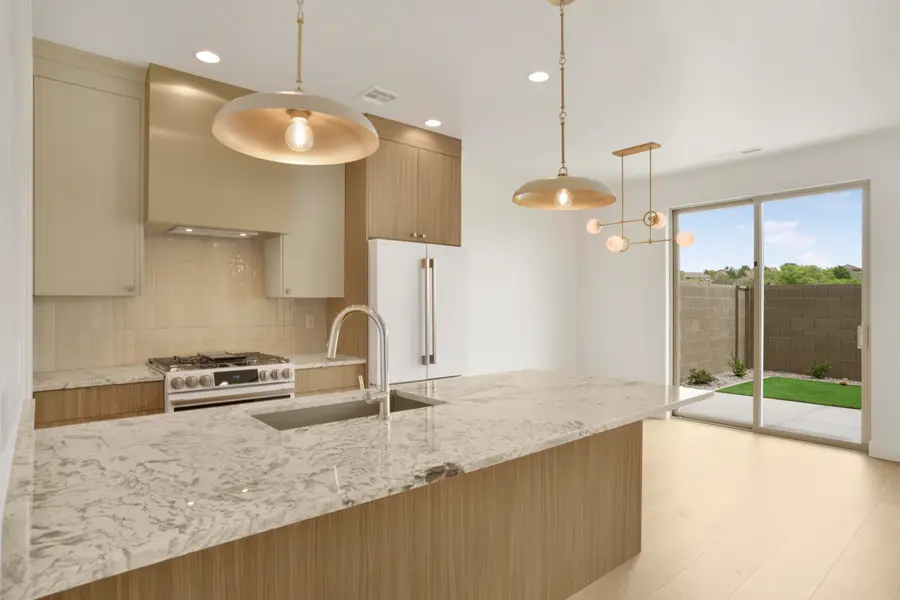990 Manen St, Washington, UT 84780 - #2