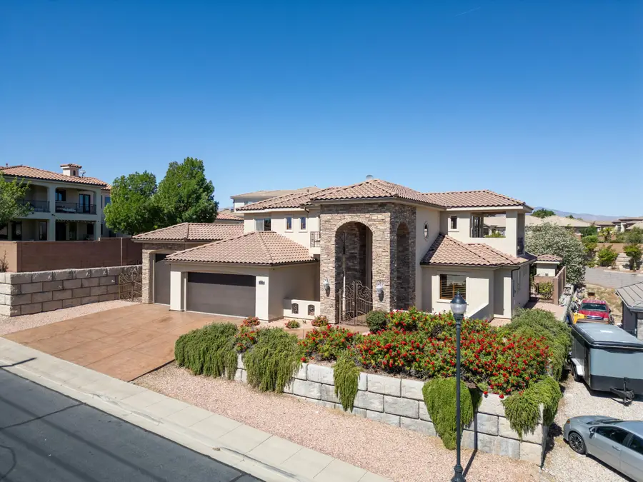 496 S Whitney Dr, Saint George, UT 84770 - #2