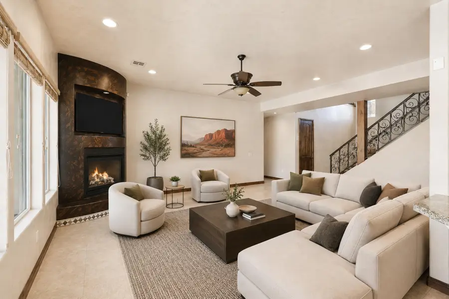 496 S Whitney Dr, Saint George, UT 84770 - #3
