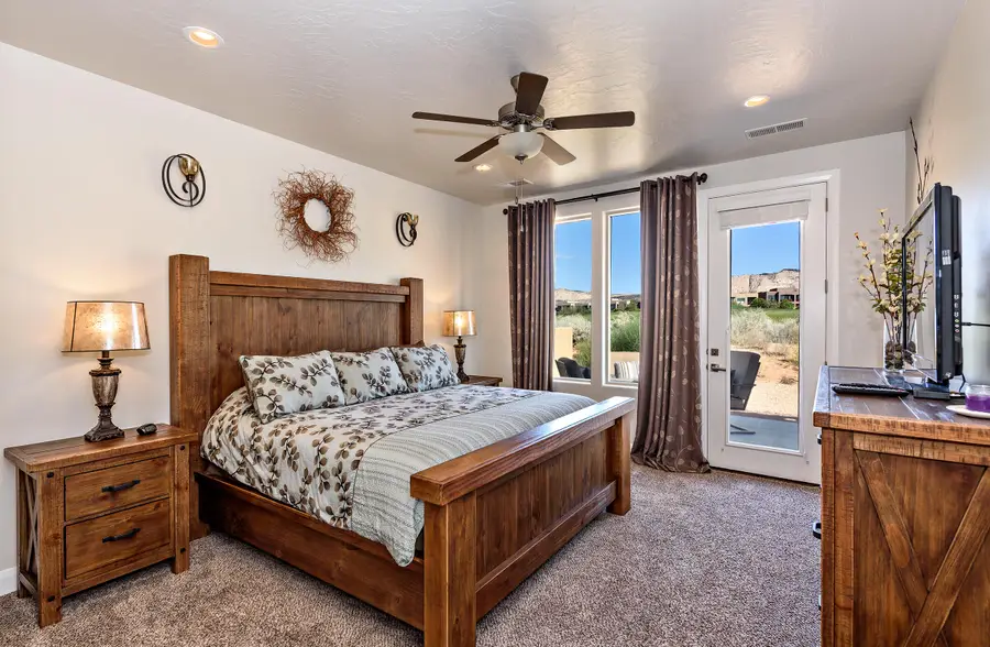 1666 W Caledonia Dunes Dr, Saint George, UT 84770 - #3